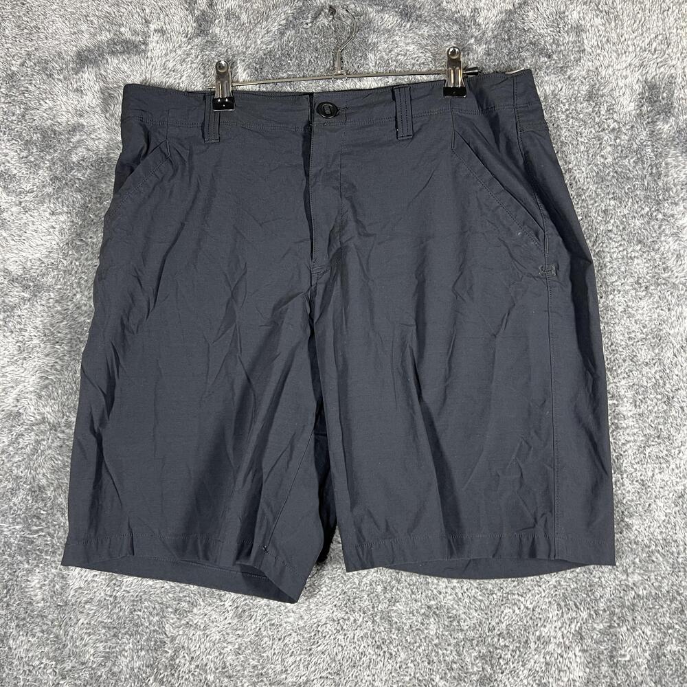 Under Armour Shorts Mens 36 Black Bermuda Microfiber Pockets Stretch 10 Inseam